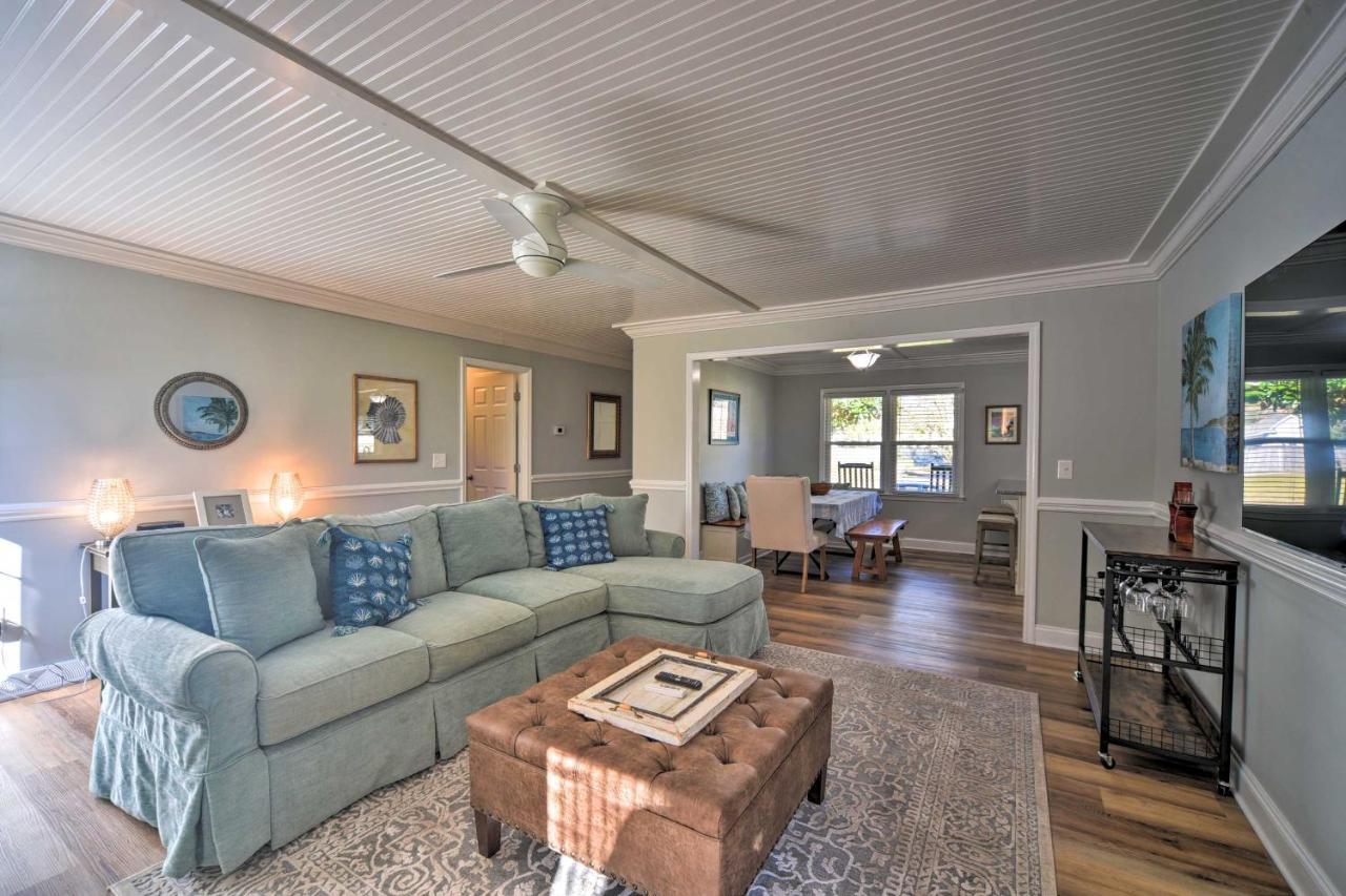 Charming House With Patio, 3 Half Mi To Beach! チャールストン エクステリア 写真