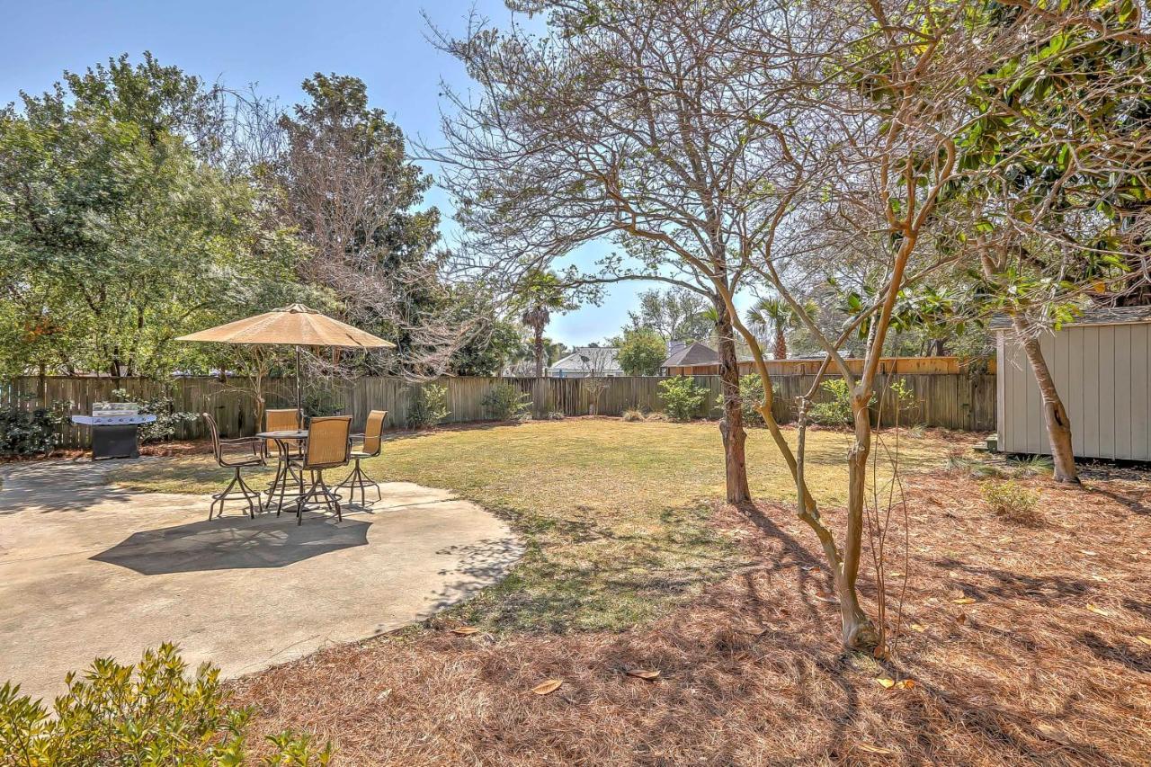 Charming House With Patio, 3 Half Mi To Beach! チャールストン エクステリア 写真