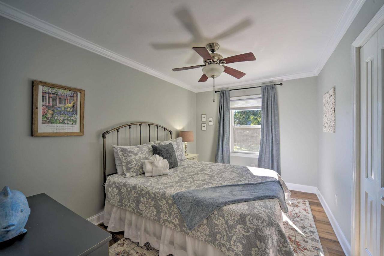 Charming House With Patio, 3 Half Mi To Beach! チャールストン エクステリア 写真