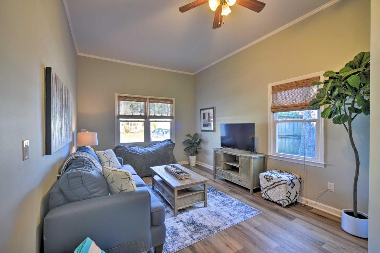 Charming House With Patio, 3 Half Mi To Beach! チャールストン エクステリア 写真