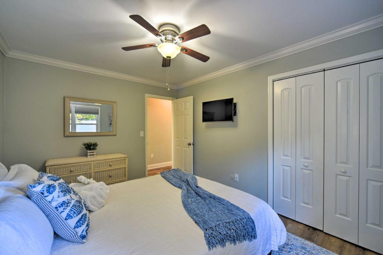 Charming House With Patio, 3 Half Mi To Beach! チャールストン エクステリア 写真